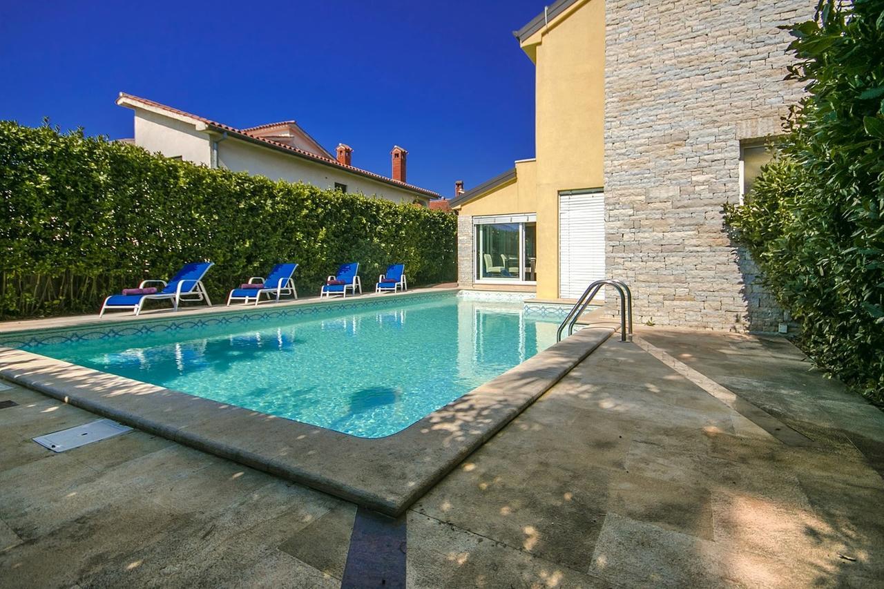 Villa Lidija Poreč Buitenkant foto